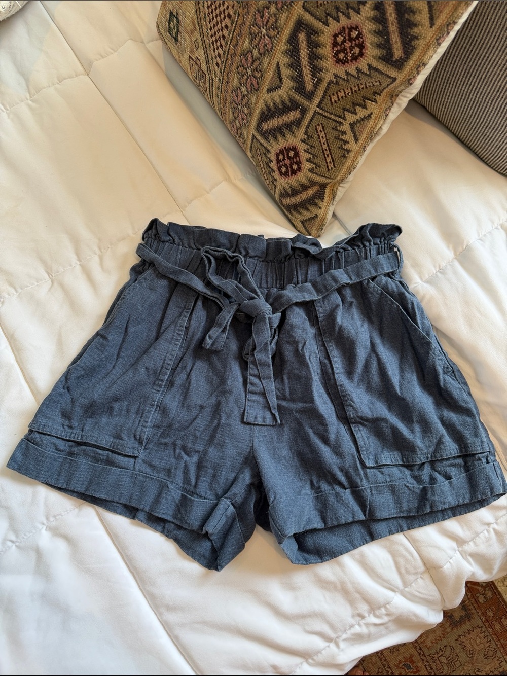 Vintage Havana // blue linen tie shorts